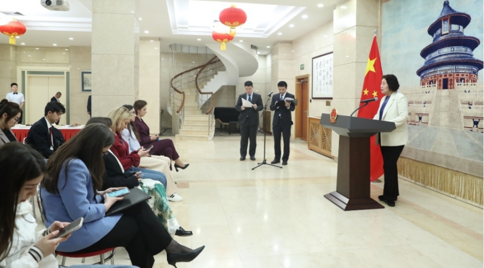 sefir-lu-mey-bu-chin-xalqinin-xarici-olkelerden-gelen-dost-xalqa-verdiyi-en-yuksek-qiymetdir