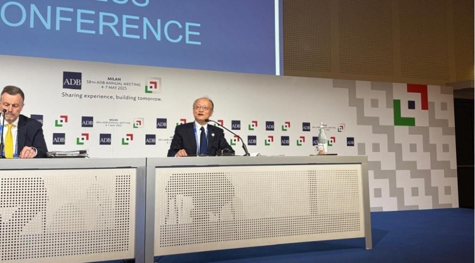 aib-cenubi-qafqaz-ve-merkezi-asiyada-daha-chox-layihe-heyata-kechirmeye-hazirdir