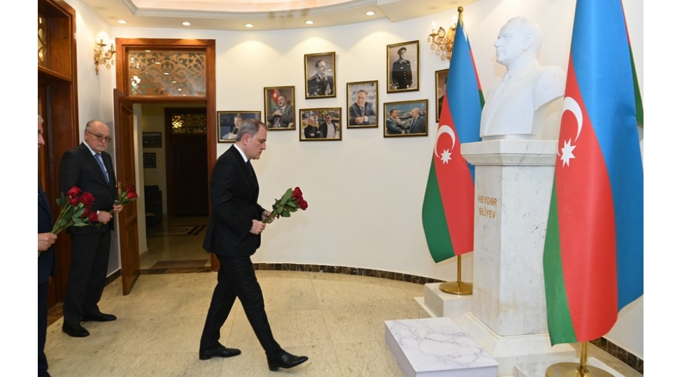 ceyhun-bayramov-azerbaycanin-iraqdaki-sefirliyinde-olub