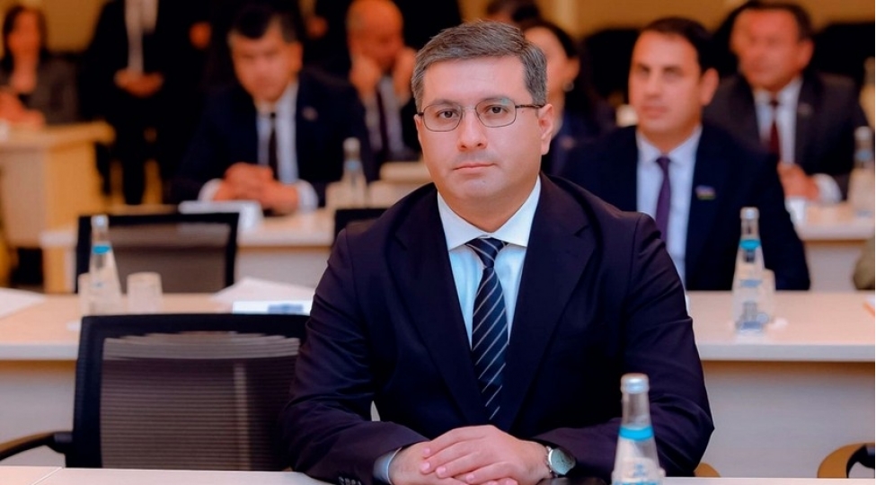 naxchivanin-iqtisadiyyat-naziri-kollektive-teqdim-edilib