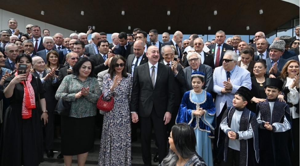 prezident-ilham-eliyevin-sosial-shebeke-hesablarinda-agdam-mugam-merkezinin-achilishindan-goruntuler-paylashilib