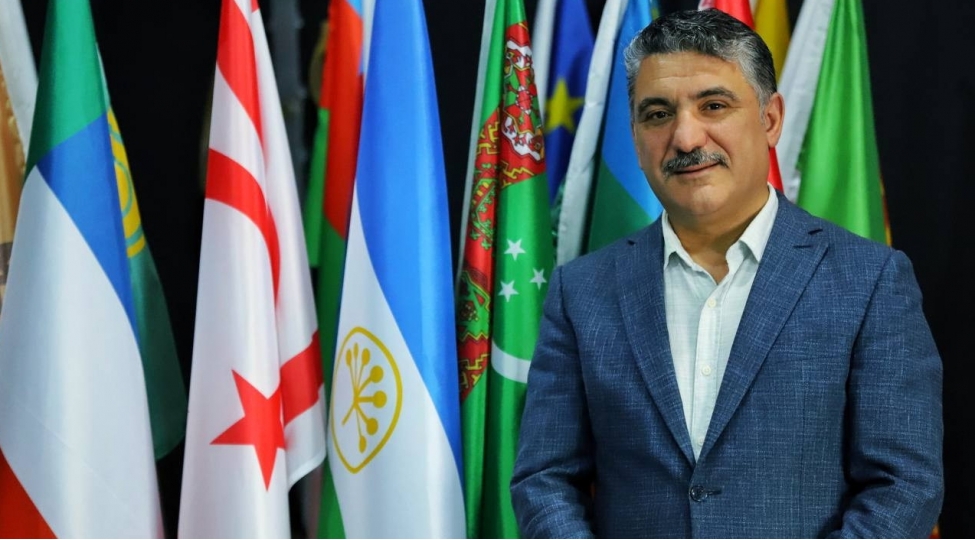 qizmar-gunesh-ve-kitab-shemil-sadiq-ii-naxchivan-kitab-sergisinden-yazir