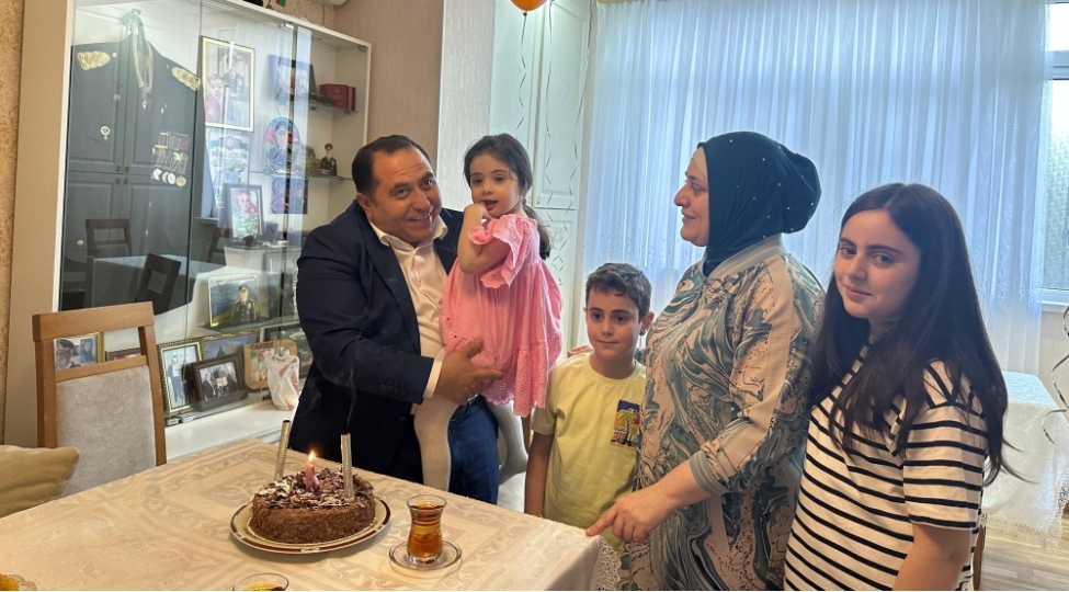 nerimanov-rayonunda-shehid-ailesi-ziyaret-olunub