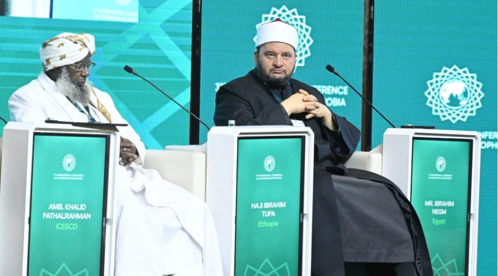 bash-katib-alimler-ve-mutexessisler-islami-oldugu-kimi-teqdim-etmelidirler