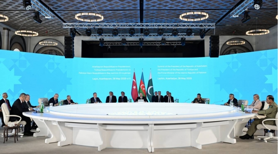 lachinda-uch-terefli-birliyin-terennumu