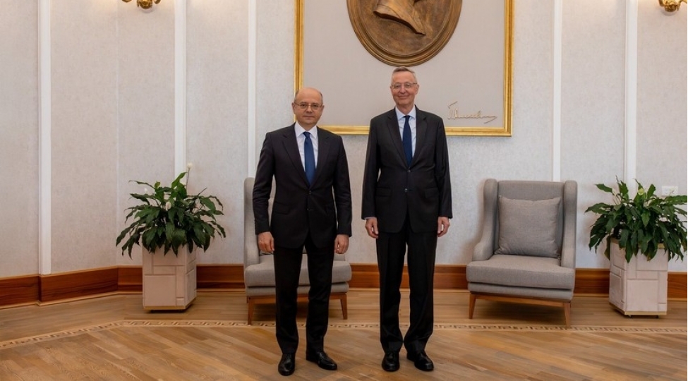 almaniya-ile-yashil-enerji-sahesinde-emekdashliq-muzakire-edilib