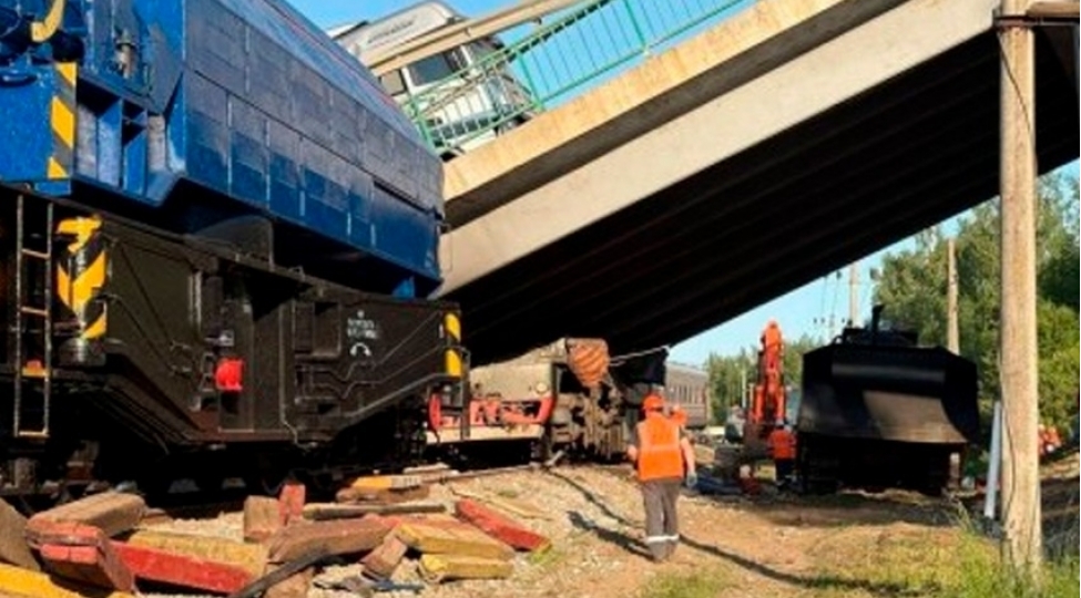 rusiyanin-bryansk-vilayetinde-demir-yolunda-daha-bir-partlayish-toredilib
