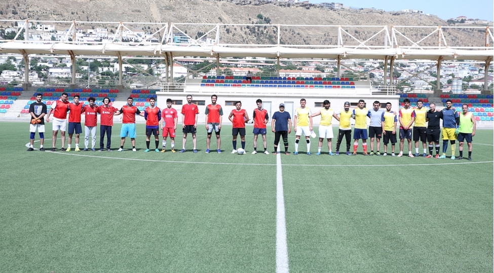 banm-de-sonuncu-kurs-telebeleri-ile-akademik-ve-inzibati-heyet-arasinda-enenevi-vida-futbol-oyunu-bash-tutub