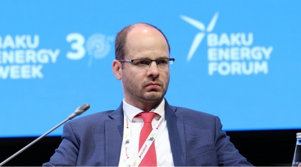 budapesht-azerbaycanda-istehsal-olunan-ekoloji-temiz-enerji-ile-maraqlanir