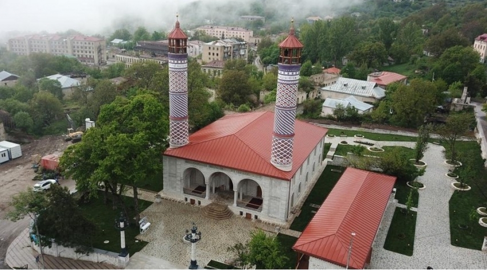 yuxari-govher-aga-mescidinde-bayram-namazi-qilinacaq