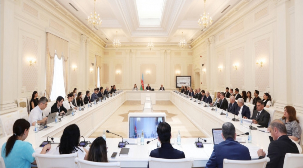 huquqlarin-pozulmasina-gore-menevi-zererin-odenilmesi-muzakire-olunub