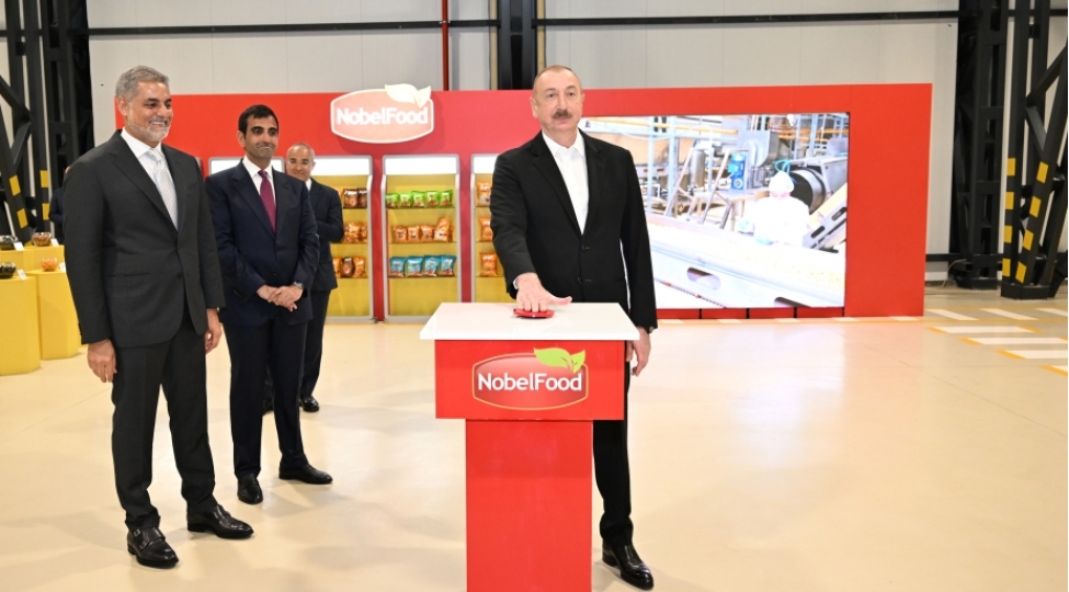 Prezident İlham Əliyev Bakıda müxtəlif növ və çeşiddə qəlyanaltı məhsullarının istehsalı zavodunun açılışında iştirak edib