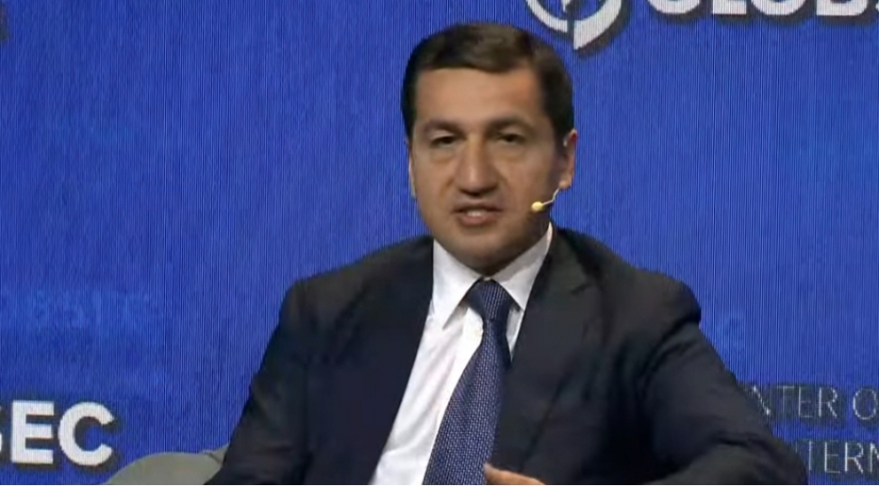 hikmet-haciyev-azerbaycan-absh-munasibetleri-strateji-terefdashliq-seviyyesine-chatdirila-biler