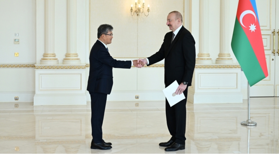 prezident-ilham-eliyev-koreya-respublikasinin-azerbaycanda-yeni-teyin-olunmush-sefirinin-etimadnamesini-qebul-edib
