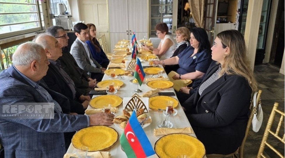 azerbaycanin-bmt-deki-daimi-numayendesi-milli-qurtulush-gunu-munasibetile-nyu-yorkda-diaspor-uzvleri-ile-gorushub
