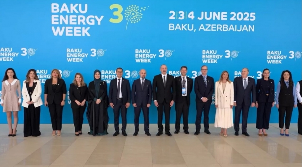 euronews-telekanali-baki-enerji-heftesi-barede-sujet-hazirlayib