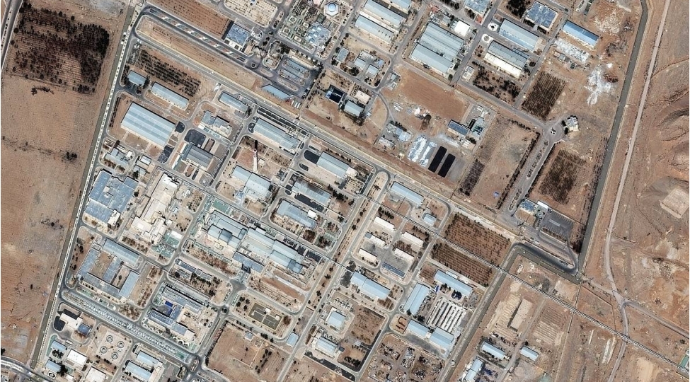 maqate-iranin-natanz-obyektinin-yeralti-salonlarinda-zerbelerin-izlerini-tapib