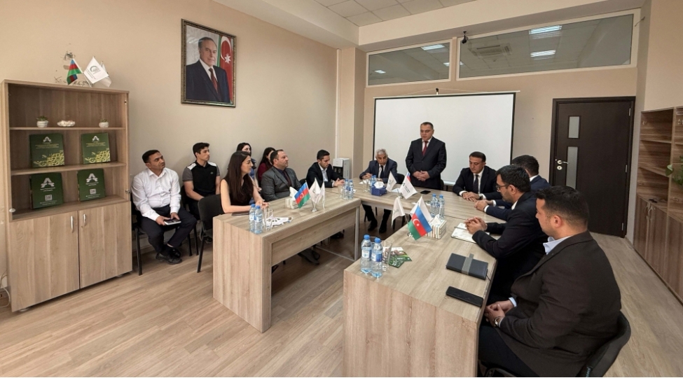 aqrar-tedaruk-ve-techizat-asc-de-insan-huquqlari-ayligi-cherchivesinde-tedbir-kechirilib