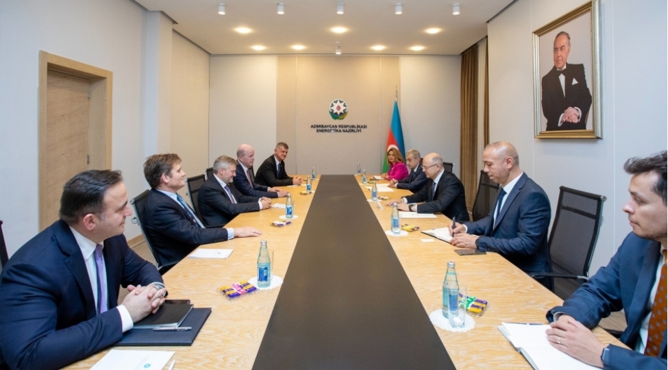 bp-shirketi-ile-enerji-terefdashliginin-inkishafi-muzakire-edilib