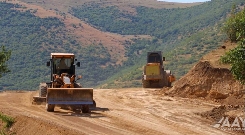 celilabadda-9-yashayish-menteqesinin-yolu-yeniden-qurulur