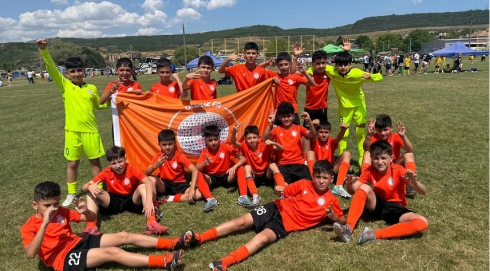 azerbaycanin-futbol-komandasi-bolqaristanda-beynelxaq-turnirin-qalibi-olub