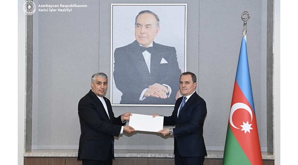 ceyhun-bayramov-iranin-yeni-sefirinin-etimadnamesinin-suretini-qebul-edib