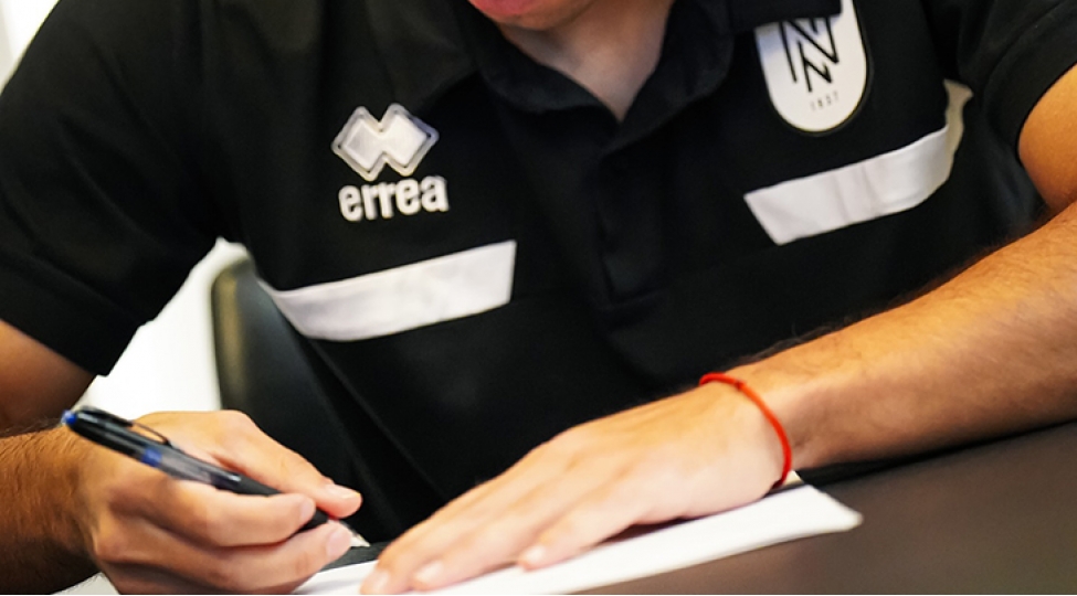 paraqvayli-futbolchu-neftchide