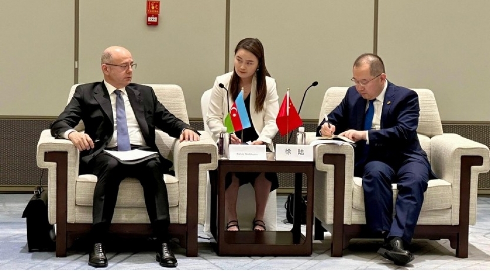 chinle-azerbaycanin-elektrik-enerjisi-oturme-shebekesinin-tedqiqatina-dair-sazish-imzalanib