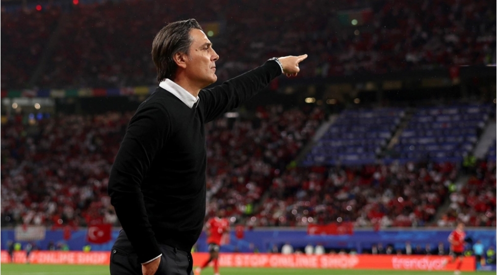 montella-ile-muqavile-yenilenecek