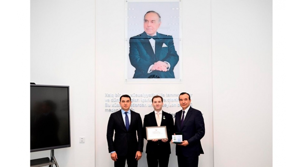 sahib-pashazade-ozbekistanin-medeniyyet-elchisi-medali-ile-teltif-edilib