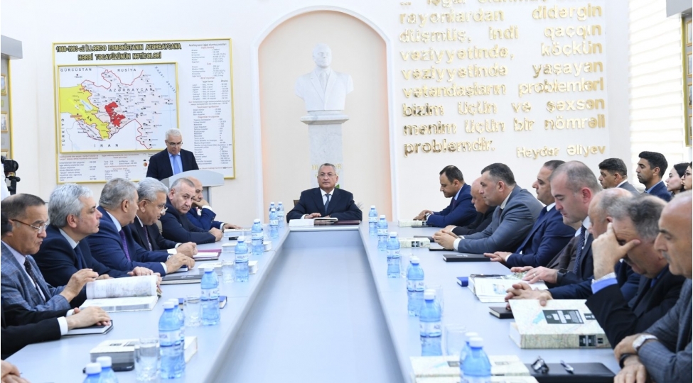qerbi-azerbaycanla-bagli-kitabin-teqdimat-merasimi-kechirilib