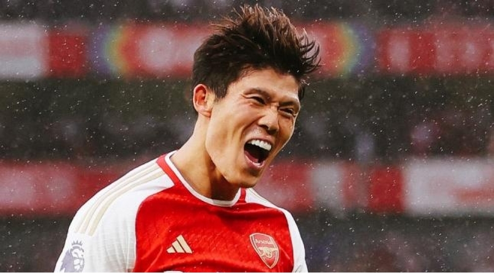 arsenal-yaponiyali-futbolchusu-ile-yollari-ayirdi