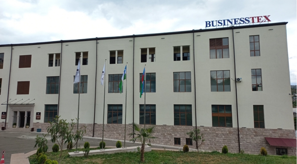 xankendi-tikish-fabrikinde-her-gun-2-min-500-eded-muxtelif-trikotaj-mehsullari-istehsal-edilir