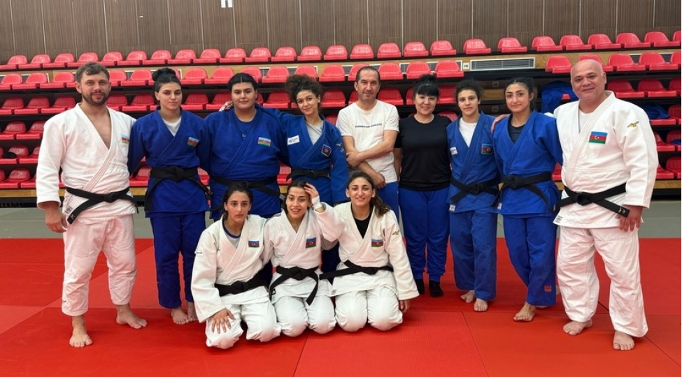 azerbaycanin-genc-qizlardan-ibaret-cudo-millisi-chexiyada-telim-meshq-dushergesine-qatilib