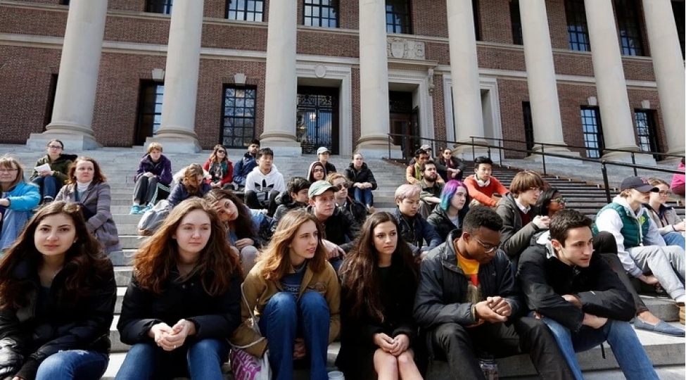 absh-universitetleri-1-milyard-dollar-gelirden-mehrum-olacaq