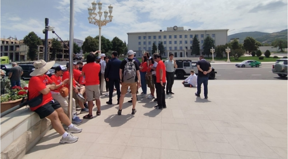 dunya-seyyahlari-xankendi-sheherine-sefer-edibler