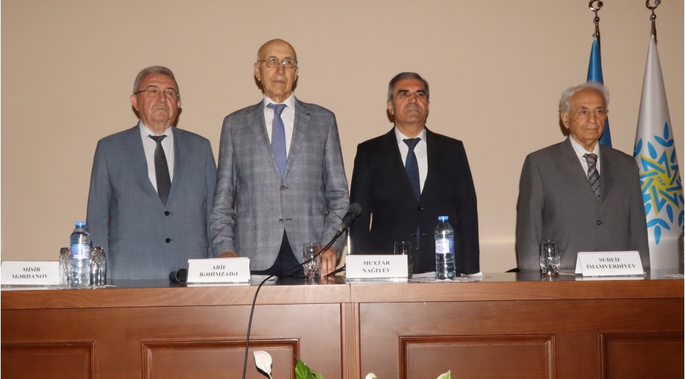 tereqqi-yolunun-bashlangici-musteqil-ve-qudretli-azerbaycan-namine-foto