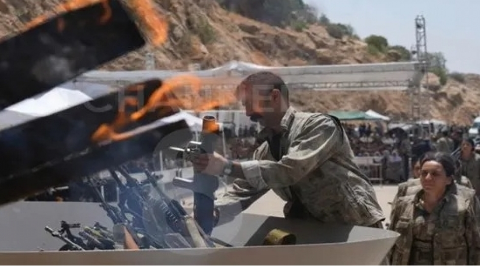 pkk-nin-tehvil-verdiyi-silahlar-yandirilib-foto