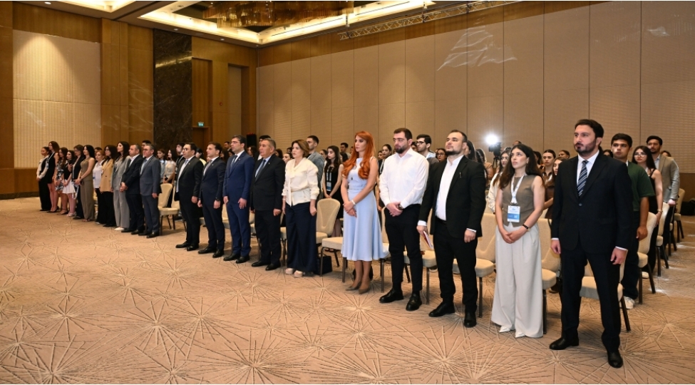 ekinchinin-izi-ile-foto