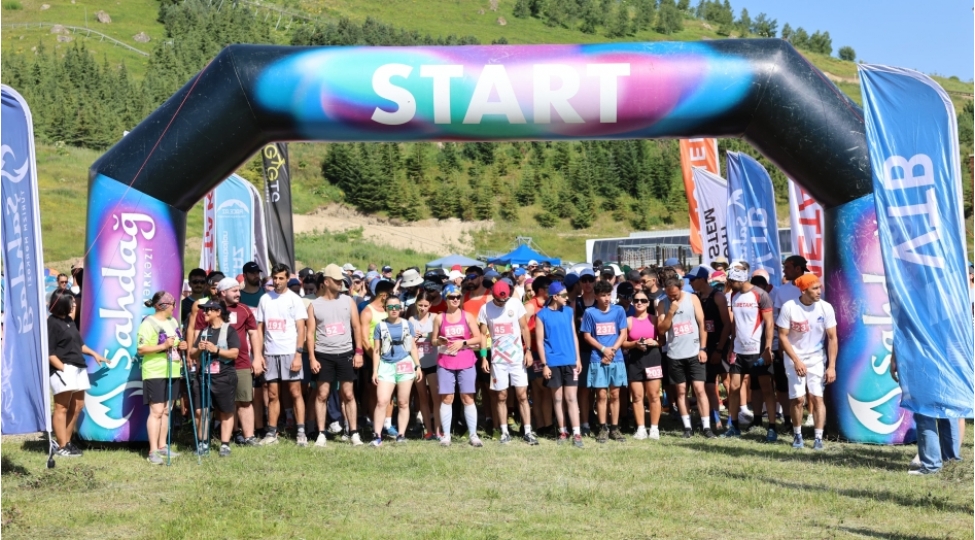 shahdag-running-fest-qachish-yarishinda-600-e-yaxin-heveskar-atlet-mubarize-aparib