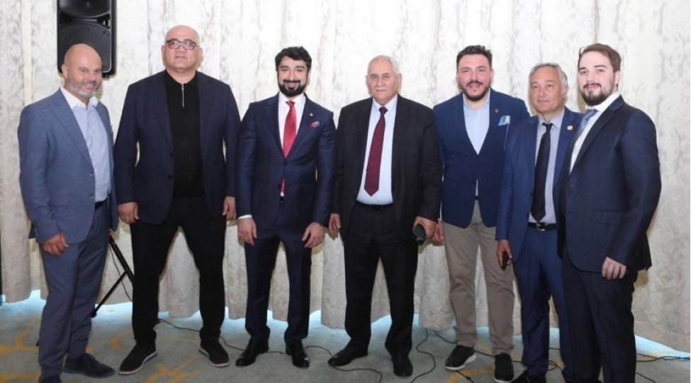 firdovsi-umudov-beynelxalq-ve-avropa-agirliqqaldirma-federasiyalarinin-prezidentleri-ile-gorushub