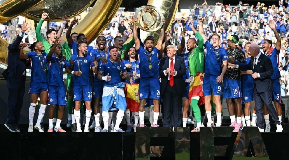 chelsi-unikal-rekorda-imza-atib