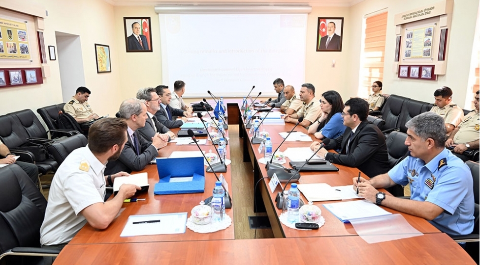 nato-numayende-heyeti-ile-gorush-kechirilib