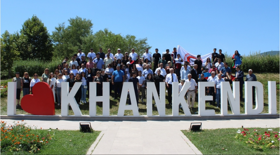 nizami-rayon-ictimaiyyeti-zeferin-izi-ile-devizi-ile-qarabaga-sefer-edib-foto