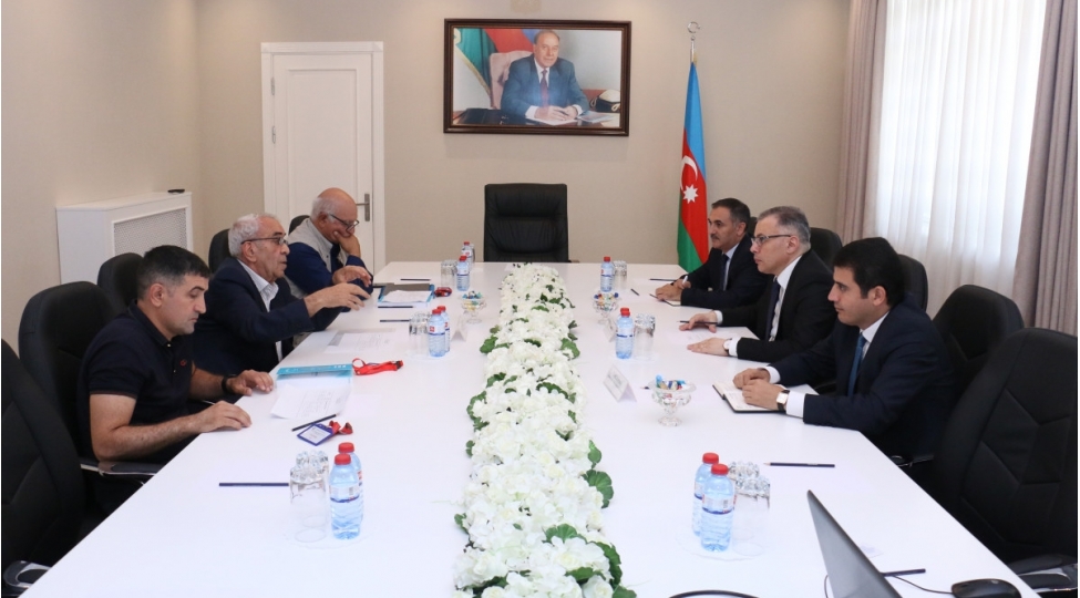 iitkm-de-qeyri-selis-modelleshdirme-ve-suni-intellekt-muzakire-olunub