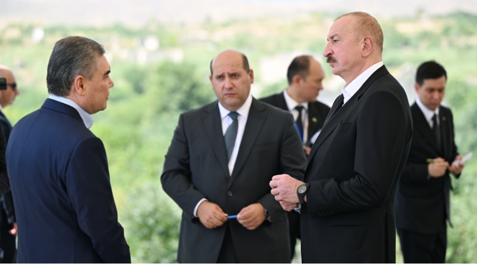 prezident-ilham-eliyev-ve-qurbanqulu-berdimehemmedov-fuzuli-sheherinin-dagidilmish-yerlerine-baxiblar