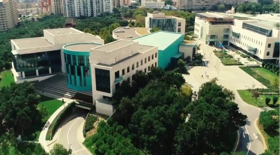 ada-universitetinde-yashil-enerji-ve-dayaniqliliqda-universitetlerin-rolu-movzusunda-beynelxalq-konfrans-kechirilir