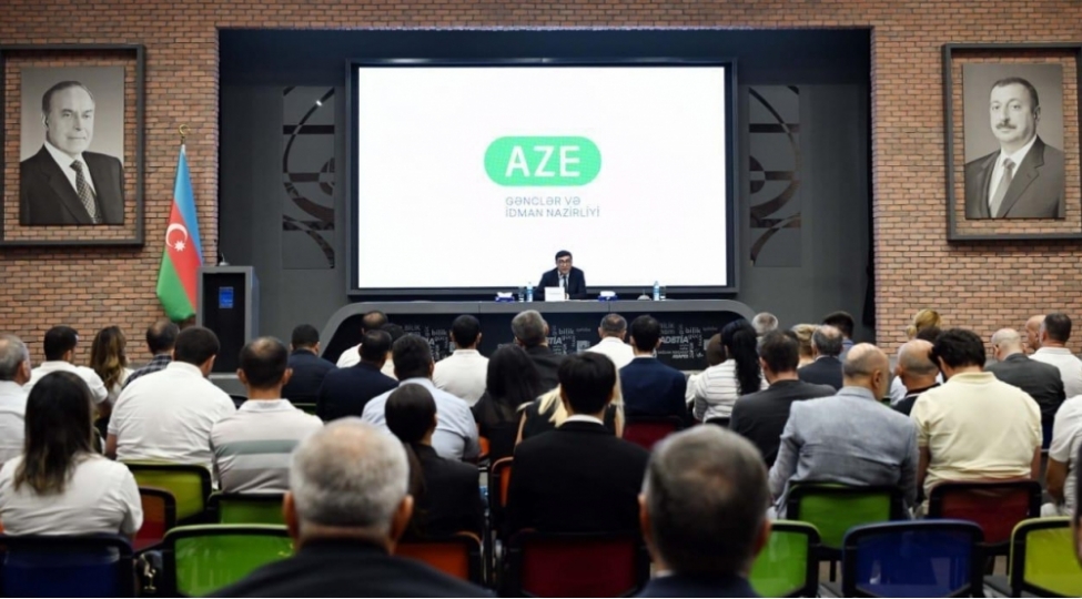 ferid-qayibov-idman-federasiyalarinin-numayendeleri-ile-gorushub-3