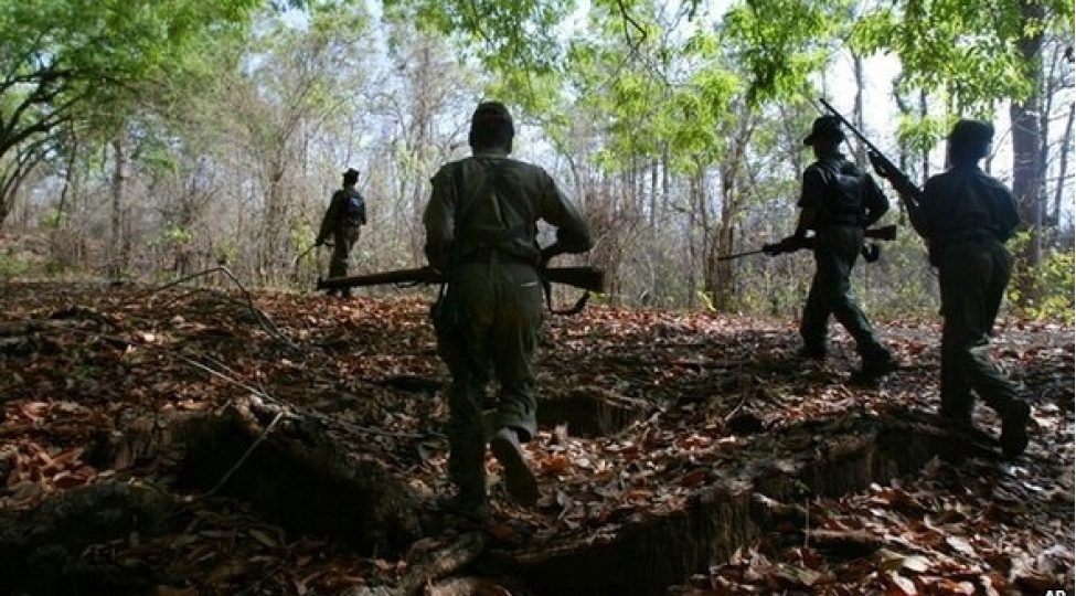 hindistan-keshmirde-terror-aktinda-ishtirak-eden-3-yaraqlinin-mehv-edildiyini-achiqlayib