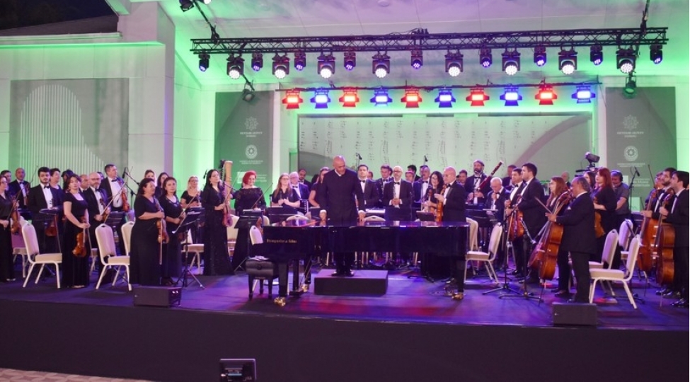 xiv-qebele-beynelxalq-musiqi-festivali-basha-chatib